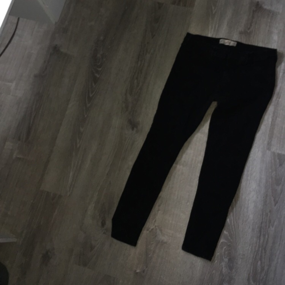 black hollister super skinny jeans